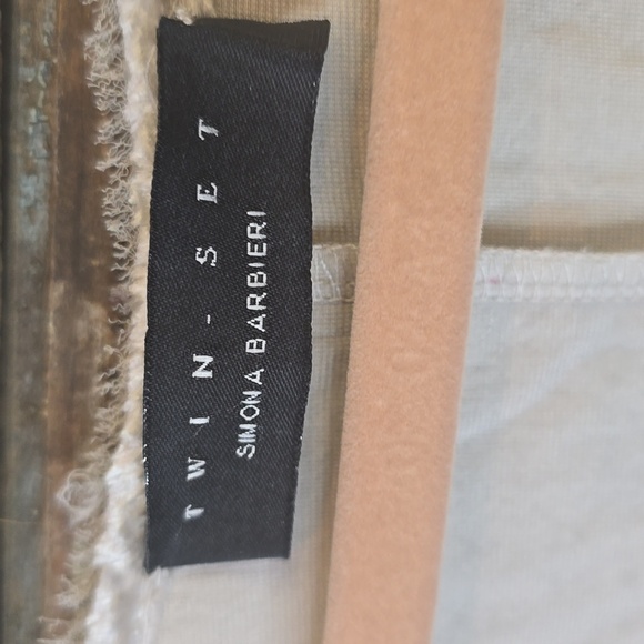 Twin Set Simona Barbieri Elegant Cream Blouse with Floral Accents, Size S - Picture 3 of 4